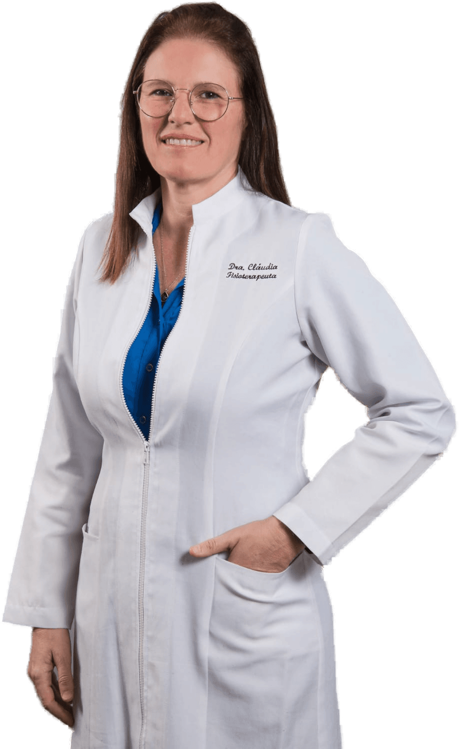 Dra. Cláudia, fisioterapeuta do Instituto Indolore, de jaleco branco